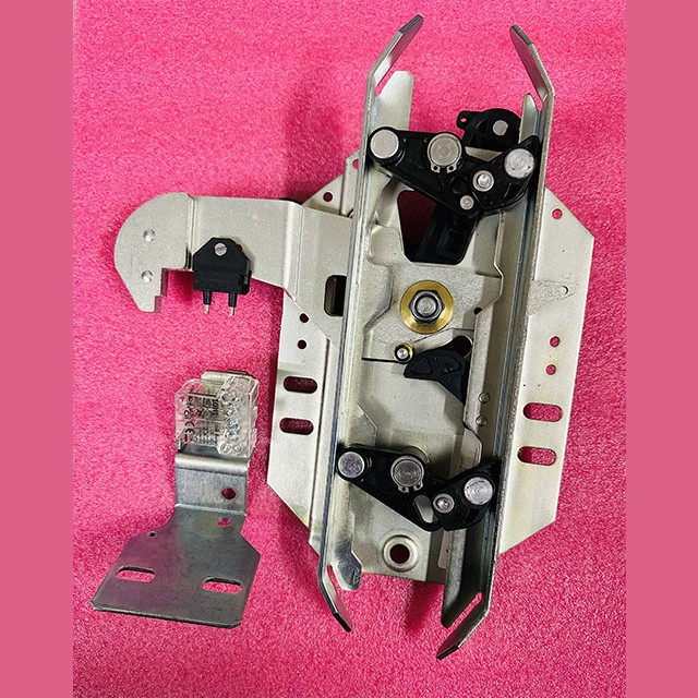 Отводка правая с замком CDL Premium 40/10 PM CDL-P000CD000 Fermator