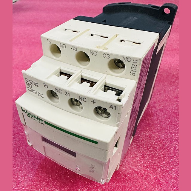 Контактор CAD32MD 220V DC 10A Schneider Electric