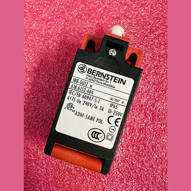 Выключатель KM3670220 Kone