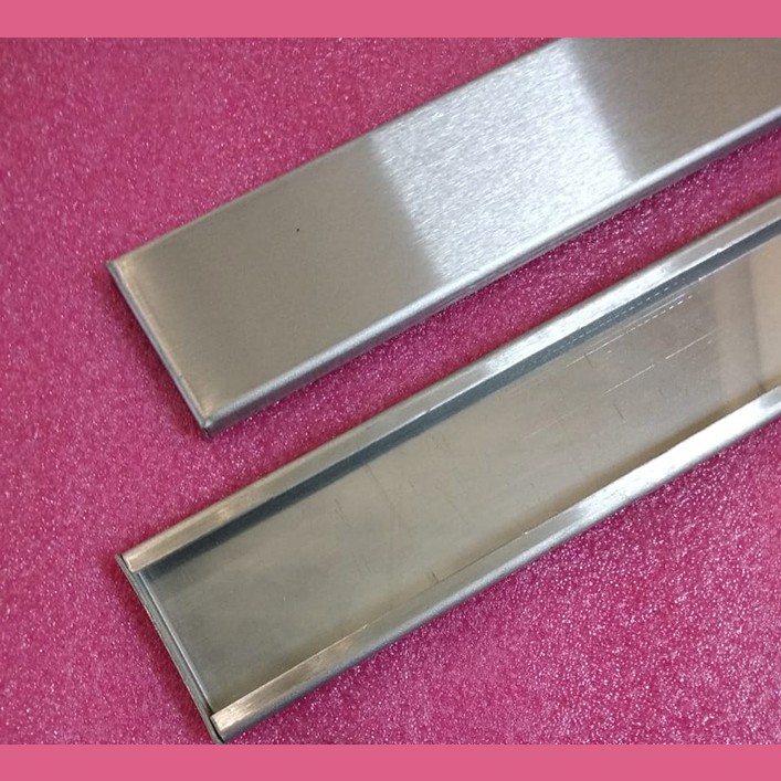 Плинтус кабины L-1398 мм нерж.сталь шлиф. ZAA402DV