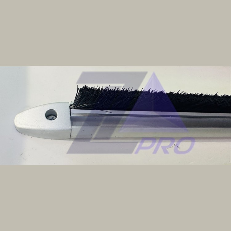 Щетка безопасности эскалатора двухрядная (один ряд для LED подсветки) Китай