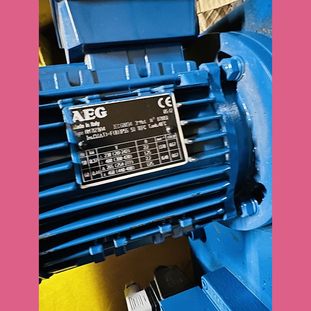 Электродвигатель трёхфазный 0,37кВт AM712BA4 AEG Italy