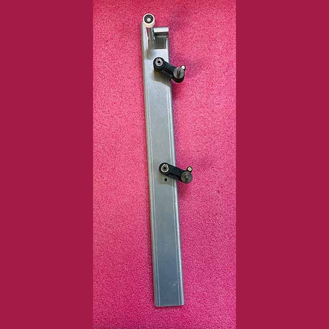 Замок дверей кабины привода D2200/HPCD правый FCA24601E1 Otis