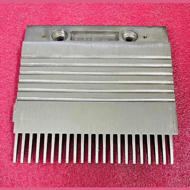 Гребенка эскалатора левая A 202,7х200 мм 22 зуба KM5002050H01 ECOWALKWAY Kone