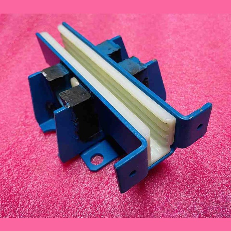 Башмак направляющей кабины L-150мм P-9мм (с креплением под масленку) XIZI OTIS