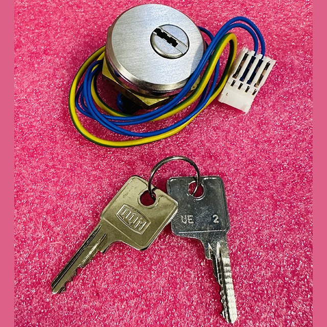 Ключ-выключатель два положения с самовозвратом ключ DOM UE2 FAA431BP23 Otis