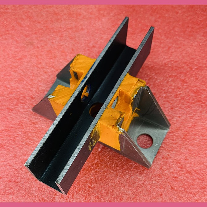 Башмак направляющей кабины F0237DS1 L-150мм Otis