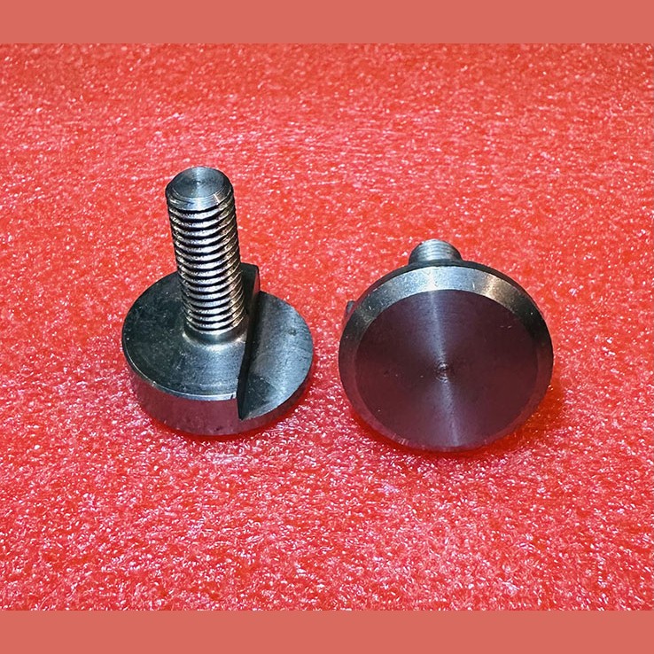 Болт (прижим) крепления зеркала в кабине СП371.03.05.501 ЩЛЗ