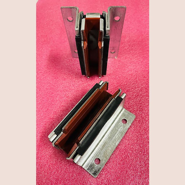 Башмак направляющей кабины T89 нового образца T=16мм KM51000110V001 Kone