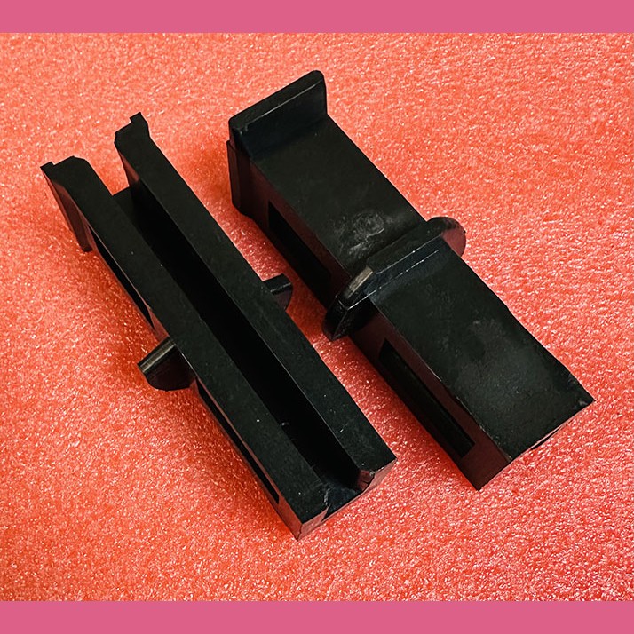 Вкладыш T-9мм башмака кабины L-130мм 6073203240 Thyssen (пр-во Россия)