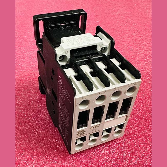 Контактор (3-полюсный, вспомогательные контакты NC, 110/115V) CL00A301T General Electric