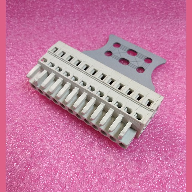 Разъем (розетка) 12-и контактный, шаг 5 мм, "мама" WAGO 231-112/102-000/035-000