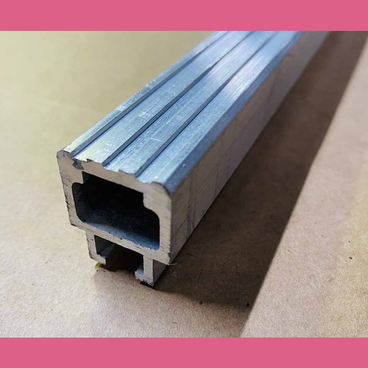 Порожек L-1300 мм с логотипом Otis FAA280CH15