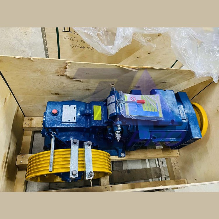 Лебедка M93 Left R.2/49 15kW (4P; 240S/H; VVVF; шкив 520х6х12 P=17) Montanari