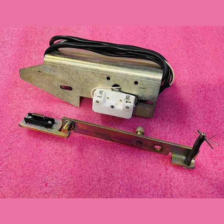 Замок привода дверей 0611Б.43.10.400-01 МЛЗ