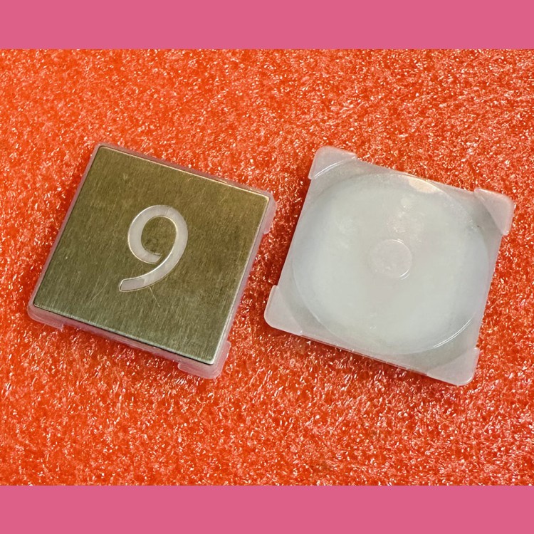 Нажимной элемент кнопки приказа "9" KM857811G009 Kone