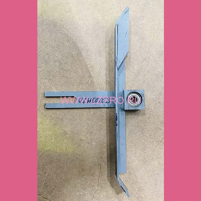 Отводка подвижная правая 830.03.11.220-01 КМЗ