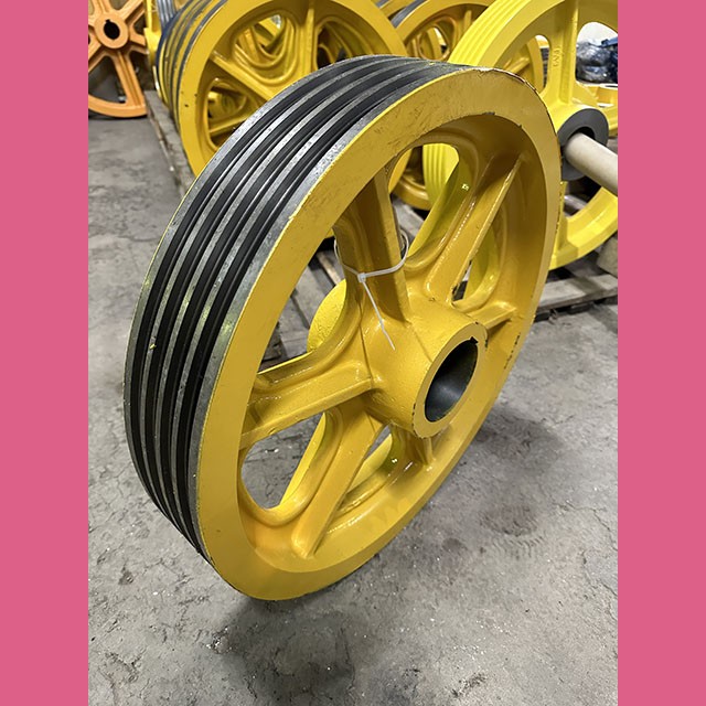 Шкив канатоведущий (Ø 525 мм, канаты 4x12 мм) КМЗ