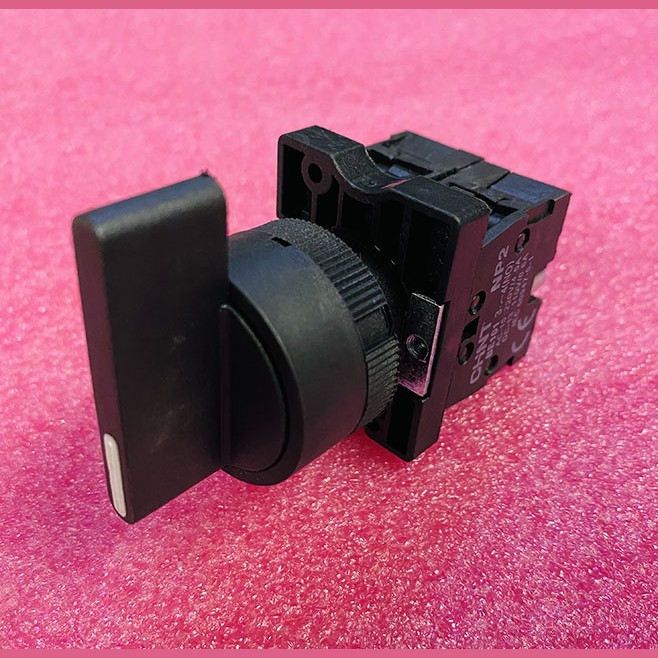 Переключатель 3 полож., без фиксации, 2НО NP2 CHINT