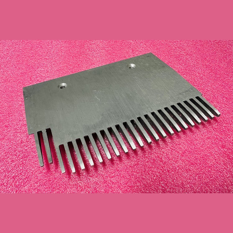 Гребенка правая укороченная 197,99х139,20мм 23зуба GAA453BV7 Otis