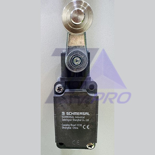 Выключатель рычаг с металлическим роликом  T4VH 336-11Z SCHMERSAL